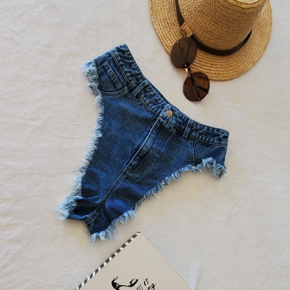 WOMEN SHORT - Picture 7 of 16